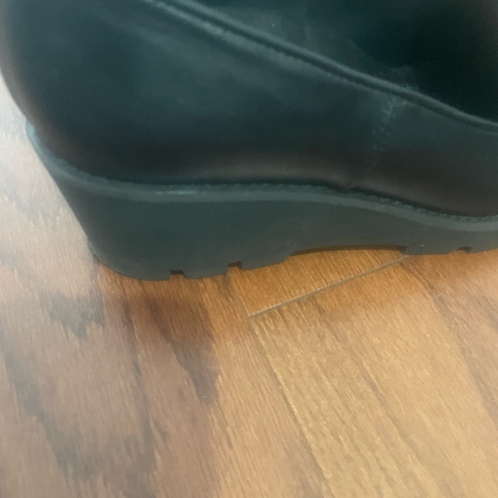 Women’s Vionic Loafers - Picture 6 of 9